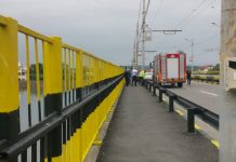 FOTO/VIDEO: S-a aruncat în Jiu! Intervin pompierii