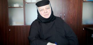 Educaţia…şi Lecţia de viaţă – Dialog cu Preacuvioasa Maica Stareţă MARINA GLIGOR Stavrofora, la slujba Sfintei Liturghii din altarul de vară de la Mănăstirea «SFÂNTA TREIME», Strâmba-Jiu! – ,,Ceea ce lăsăm urmaşilor este semnul inconfundabil al trecerii noastre prin această lume”!