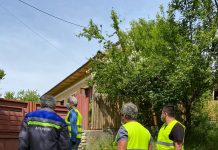 Bidoane cu apă potabilă pentru cetățenii din Scoarța