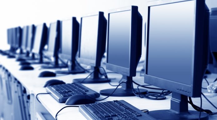 Cer Guvernului să cumpere calculatoare pentru elevi. Soluția!