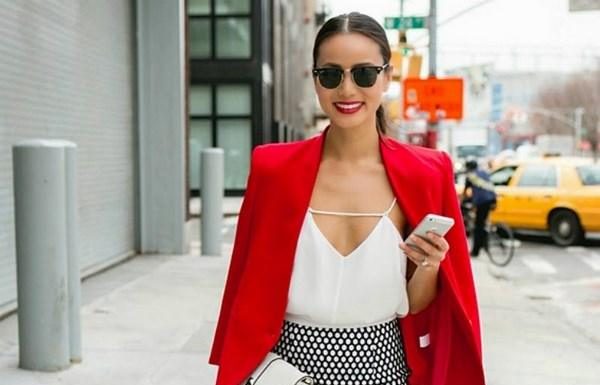 Culorile sezonului, în materie de ținute