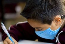 Elevii și profesorii vor purta măști la școală