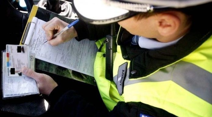 Bărbat din Padeș, prins la volan fără permis