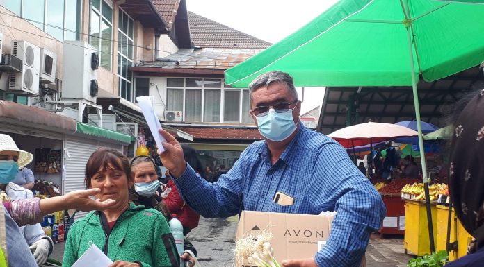 Liderul PER Gorj a oferit măști de protecție comercianților din Piața Centrală