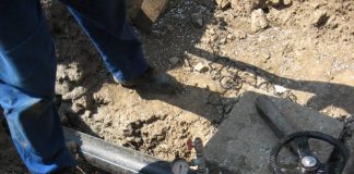 Branșări ilegale de rețeaua de apă-canal la peste 200 de locații din Târgu- Jiu! Poliția a intrat pe fir!