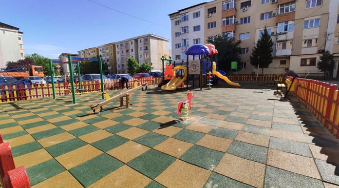 Covor sintetic pentru toate locurile de joacă din Târgu-Jiu