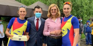 Canotoarele din Gorj l-au primit pe ministrul Stroe