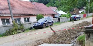 Canalizarea primarului Serafim de la Padeș, plină de pământ și nisip! A costat ,,numai” cinci milioane de lei