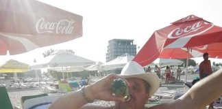 Pe directorul Școlii Gimnaziale Săcelu l-au doborât Cochină și alcoolul!