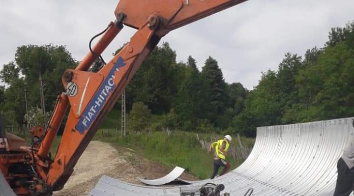 Lucrări de reconstrucție la un pod din Roșia de Amaradia