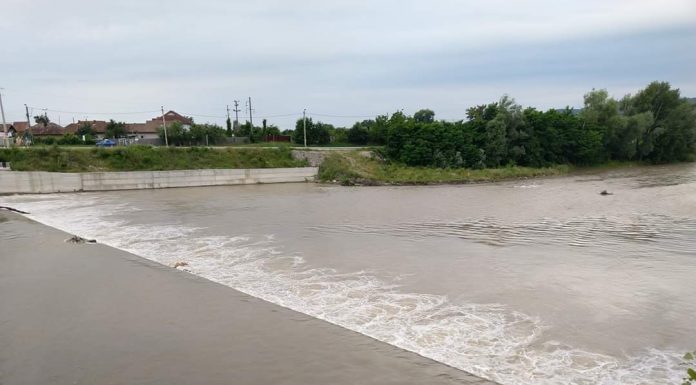 Viitură pe Jiu! Autoritățile în alertă!
