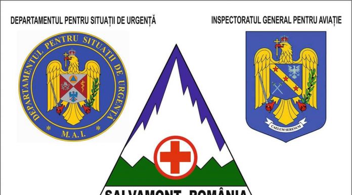 Materiale pentru amenajarea traseelor montane ajung cu un elicopter, în Gorj