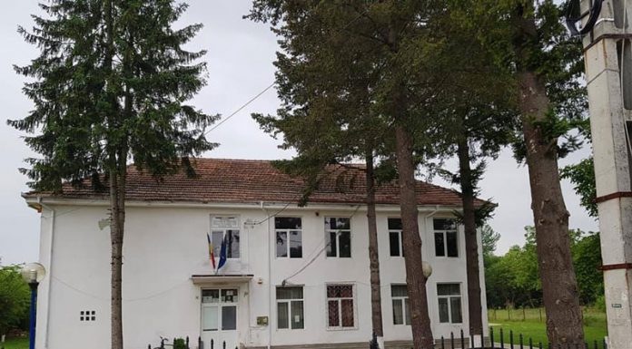 Extinderea, reabilitarea și modernizarea Școlii Gimnaziale Scoarța, în linie dreaptă