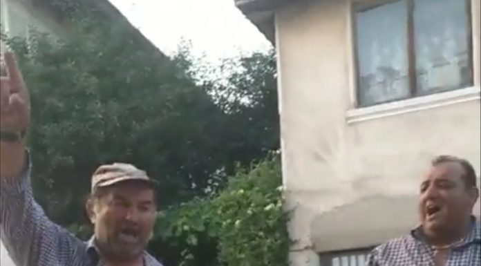 Hit al lăutarilor de la Târgu-Cărbunești:,, Hai Craiova, haide, hai/ Țara-ntreagă e cu voi/ Hai Craiova, hai!”