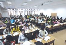 Evaluarea externă a unităților de învățământ preuniversitar pentru acordarea acreditării se poate face online