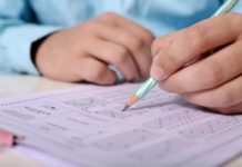 Examen amânat pentru patru elevi aflați în izolare