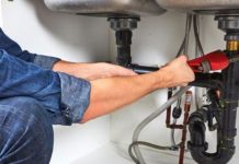 Fals instalator din Târgu-Jiu, acuzat că a furat 40.000 de lei din locuințe din Sibiu, dus în penitenciar