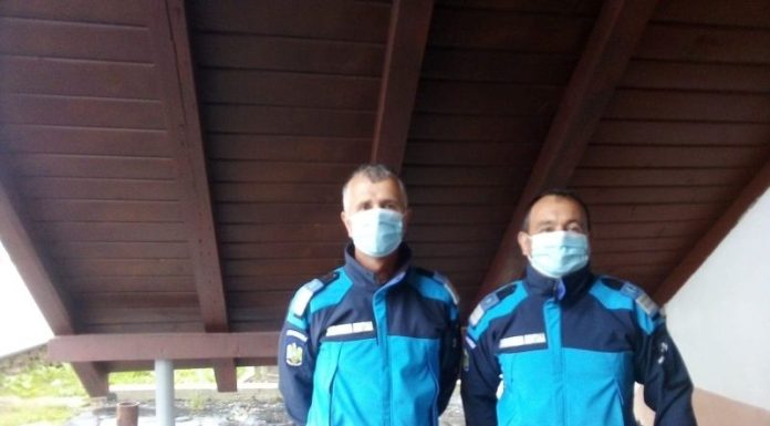 Jandarmii au găsit un plic cu euro, la Rânca