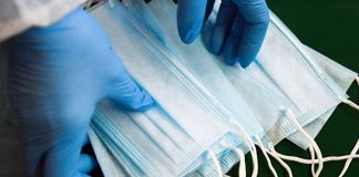 CEO cumpără zeci de mii de măști chirurgicale