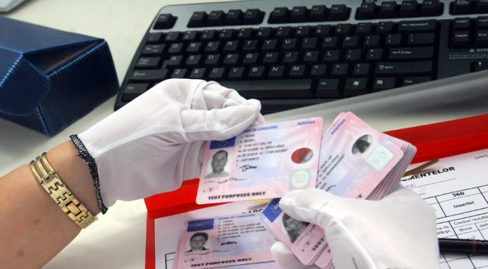 Au crescut taxele pentru permisul auto și certificatul de înmatriculare