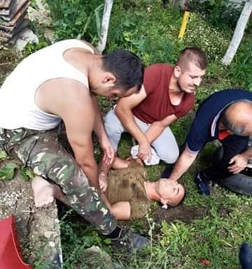 Fotografii dramatice! Localnicii din Turburea au oferit primul ajutor victimelor accidentului de motocicletă