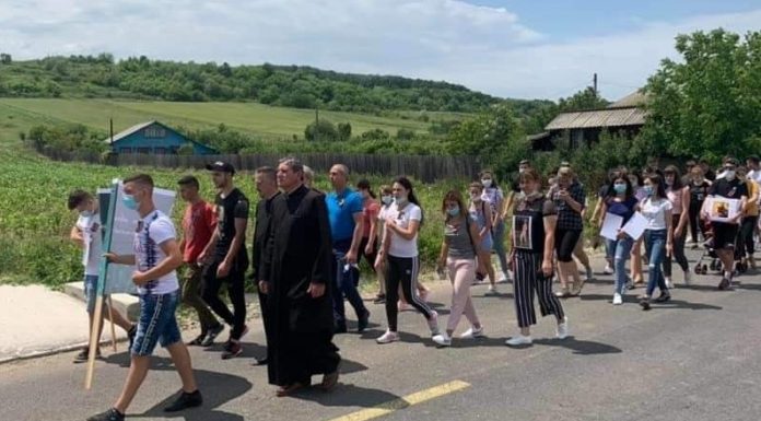 Să ne rugăm împreună pentru Valentina şi s-o ajutăm!