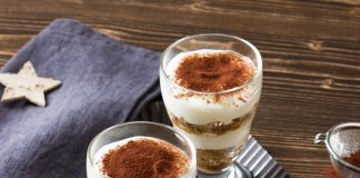 Rețeta săptămânii – Tiramisu rapid din iaurt și cafea