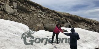 Mii de turiști pe Transalpina