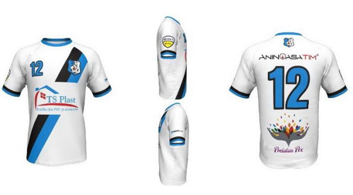 Noile tricouri, scoase la vânzare