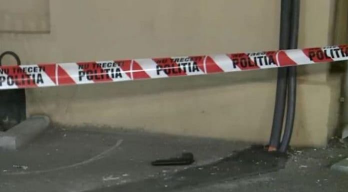 Bărbat împușcat în ureche, cu un pistol cu bile