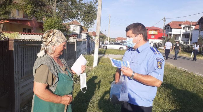 Localnicii din Țânțăreni, învățați cum să se ferească de infecția cu noul coronavirus