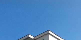Chiriașii unui bloc din Motru cer reabilitarea urgentă a imobilului! Apartamente avariate, hidroizolația afectată