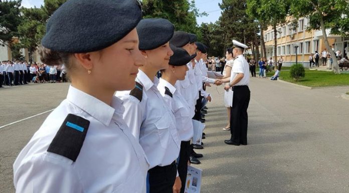 Treisprezece elevi din Gorj, admiși la liceele militare din Alba Iulia și Craiova