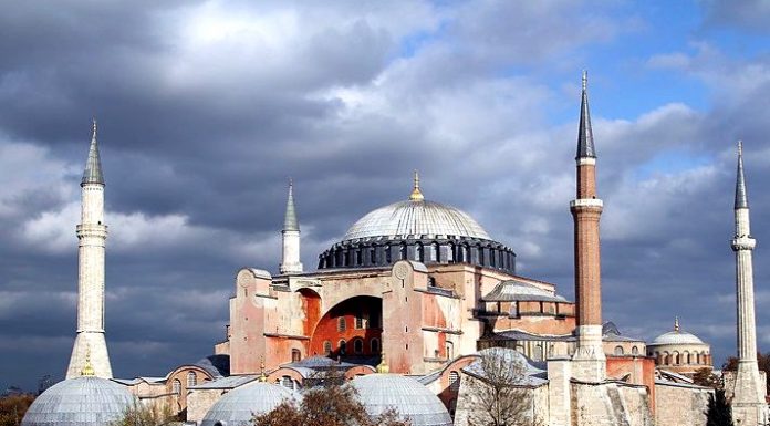 •Educaţia…şi Lecţia de Viaţă! – Migraţia internaţională şi tendinţa de islamizare a Europei! – «Hagia Sofia» este parte a centrului istoric al Istanbulului și patrimoniu UNESCO!