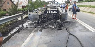 Dosar penal după ce o maşină a fost distrusă de flăcări