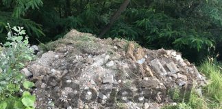 Primăria Fărcășești amendată pentru deșeuri aruncate în pădure! Consilier amenințat cu levierul!