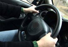 Minor prins fără permis la volan