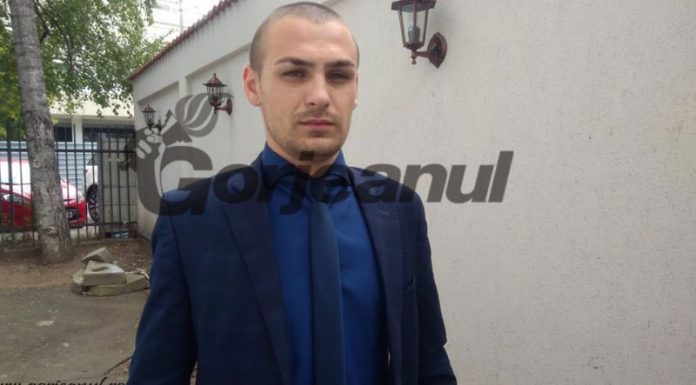 Candidatul USR la Primăria Fărcășești, îmbrâncit de polițiști și amendat cu 1000 de lei