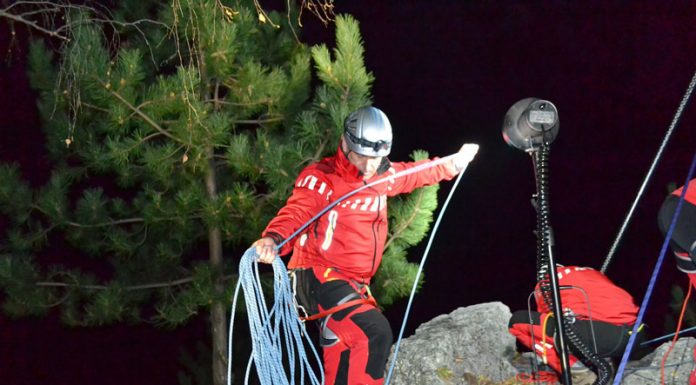 Turist, preluat de salvamontiști din masivul Parâng și transportat la spital