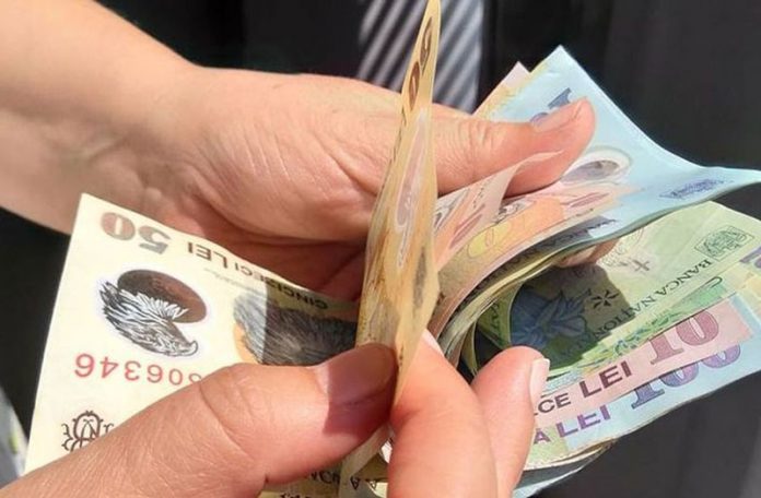 I-au furat portofelul din geantă și au încercat să scoată și bani de pe card