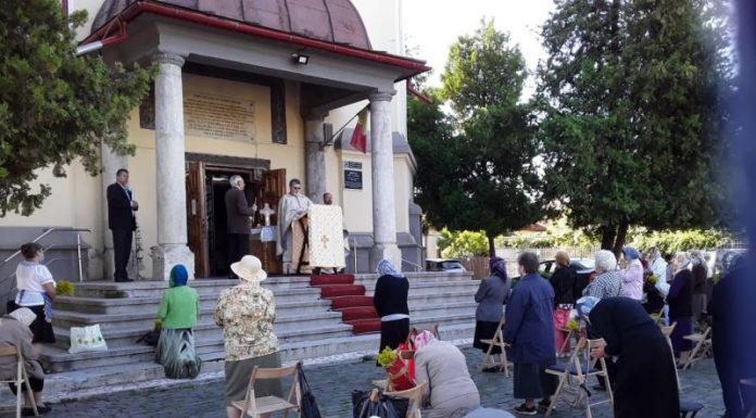 Biserica ,,Sfinţii apostoli Petru şi Pavel“ din Târgu-Jiu şi-a sărbătorit ocrotitorii spirituali