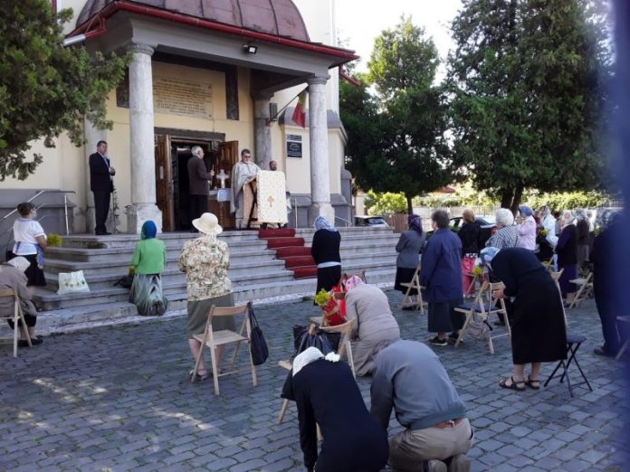 biserica sfintii apostoli (3)