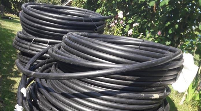 Alimentare cu apă și asfalt în satul condamnat la izolare