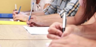 Bilanțul primelor zile de școală: zeci de elevi și profesori, în izolare din cauza coronavirusului