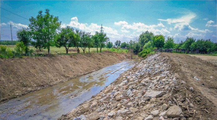 Decolmatări pe Amaradia. Intervenție în Târgu-Jiu