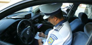 Tânăr cu permisul suspendat, prins la volanul unei mașini în Brănești
