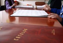 A început analiza dosarelor candidaților la concursul de acordare a gradațiilor de merit