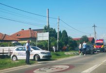 Un biciclist beat, rănit după ce a intrat într-o mașină parcată