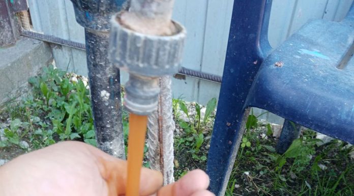 Apă maro, la robinetele din Prigoria! Cetățenii plătesc 2,60 lei pe fiecare mc
