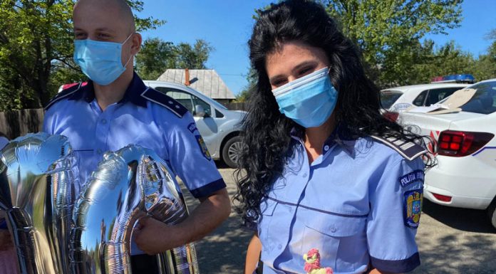 Vizitată de polițiști – O fetiță de 10 ani a avut parte de cea mai frumoasă surpriză chiar de ziua ei de naștere